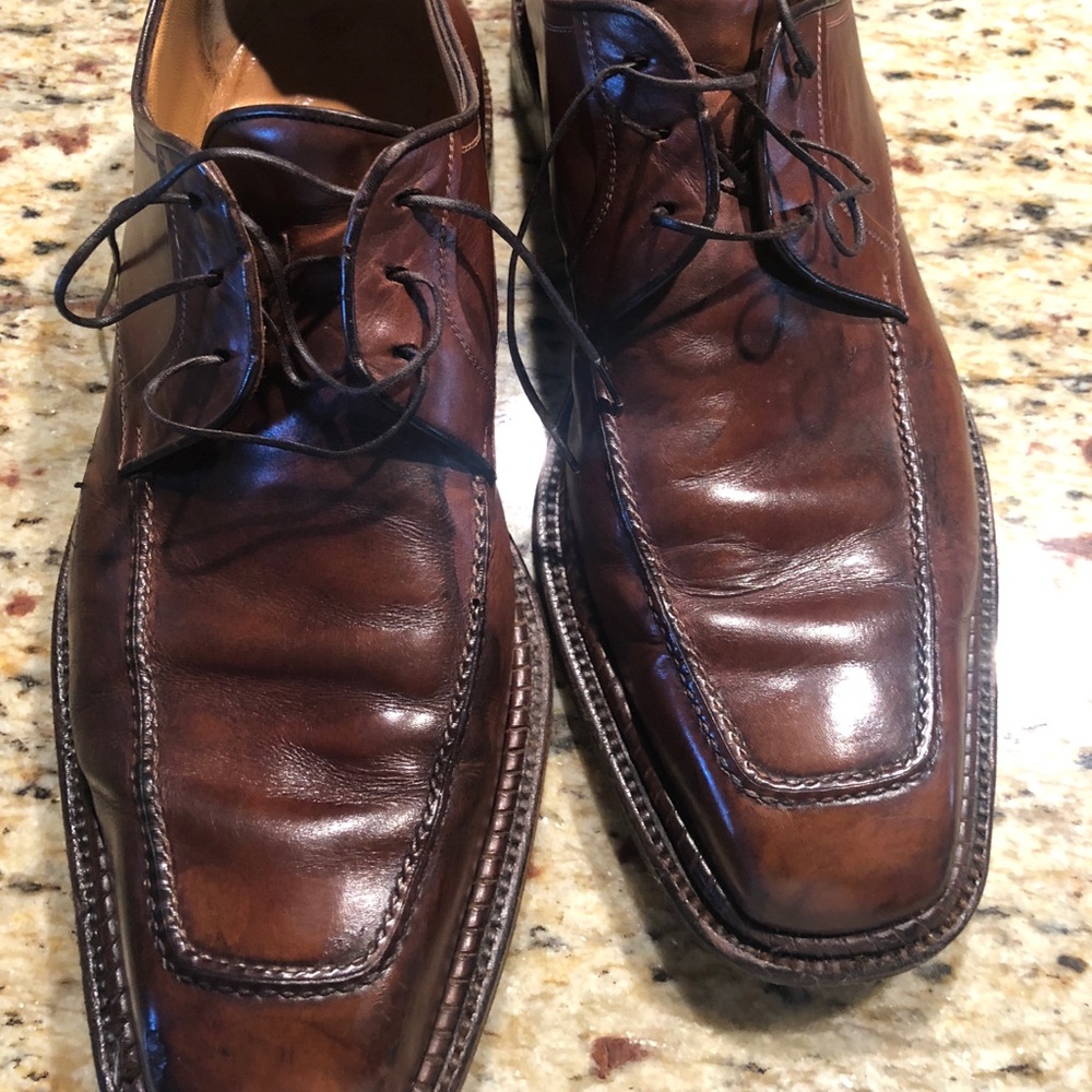 Men’s brown tie dress shoe; Italy. Great shape